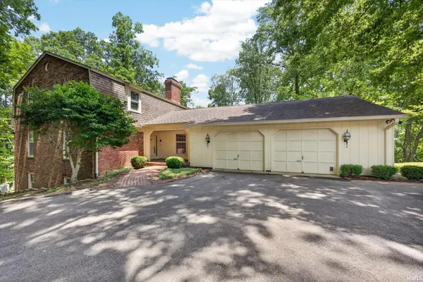 3200 N Browncliff LN, Bloomington, IN 47408