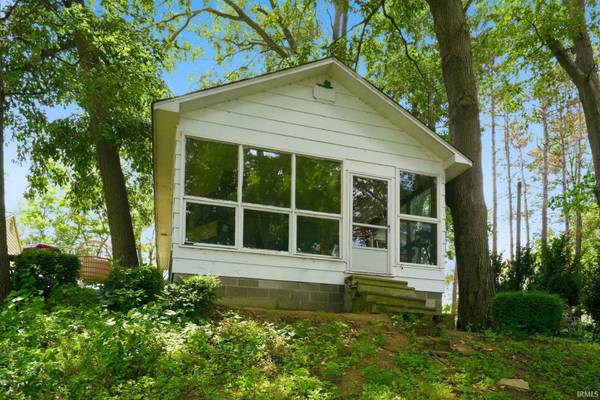 4910 E Shore Park RD, Leesburg, IN 46538