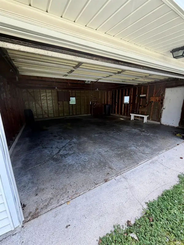 23 W Stump ST, Williamsport, IN 47993