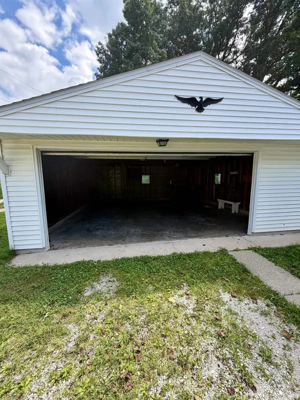 23 W Stump ST, Williamsport, IN 47993