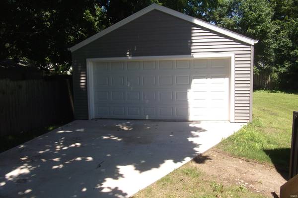 515 E Gilmore ST, Angola, IN 46703