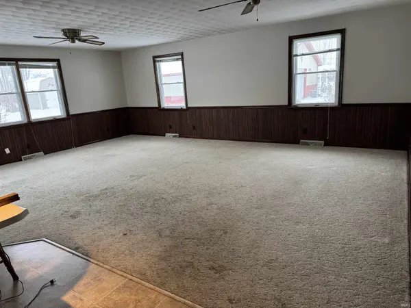7090 W Crestwood DR, Delphi, IN 46923-9121