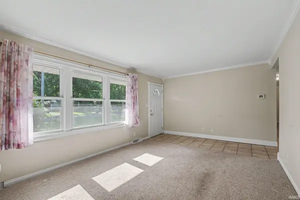 55207 Glenn RD, South Bend, IN 46628-5224