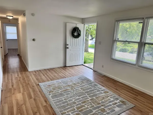 2219 W Bulla ST, South Bend, IN 46628