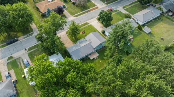 362 Parkway ST, Lagrange, IN 46761-1604