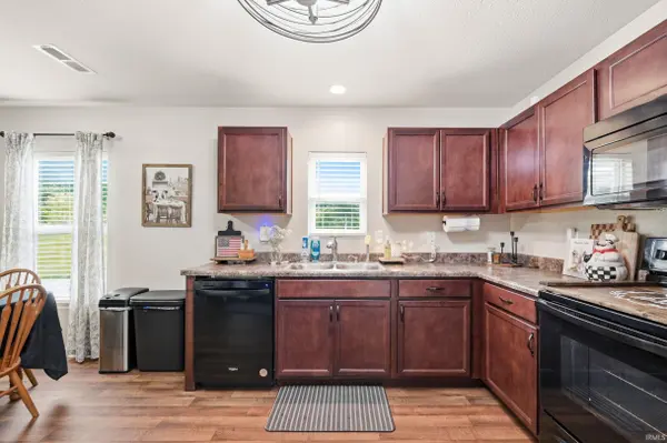 1200 E Pittenger CT, Albany, IN 47320-8974
