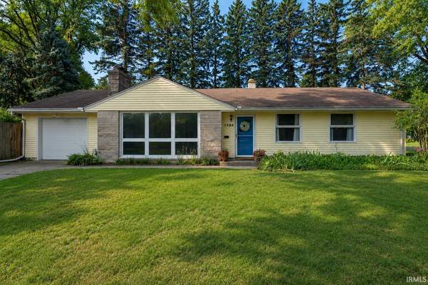 1734 Campeau ST, South Bend, IN 46617
