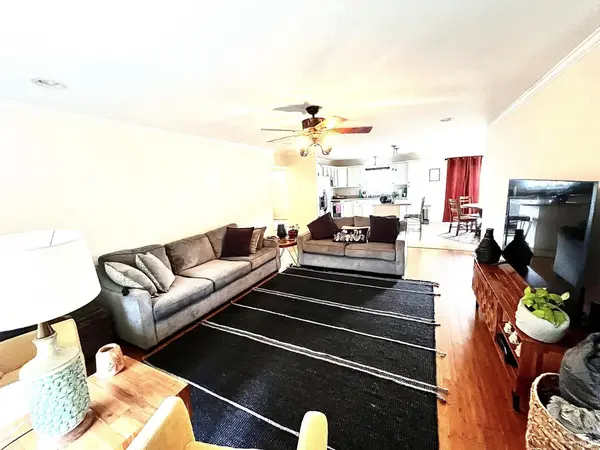 1954 Saint Lucia DR, Newburgh, IN 47630