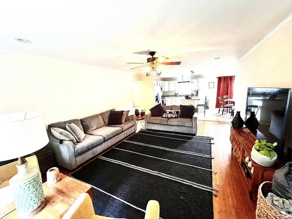 1954 Saint Lucia DR, Newburgh, IN 47630