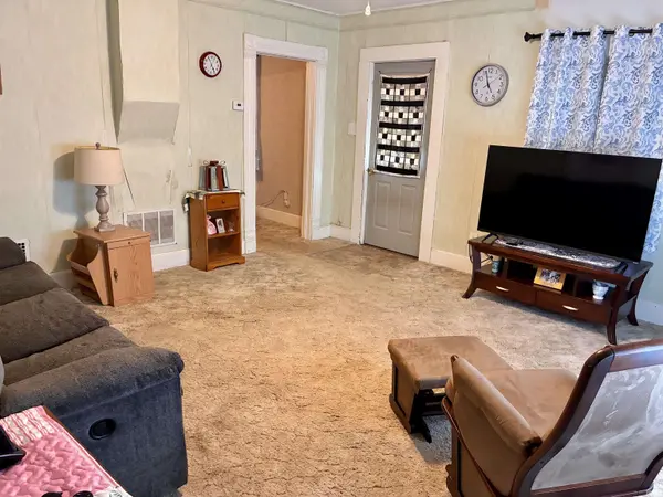 203 N Stokes ST, Boswell, IN 47921