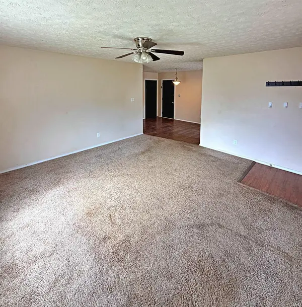 163 J Hunter DR, Bedford, IN 47421