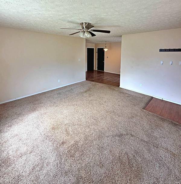 163 J Hunter DR, Bedford, IN 47421