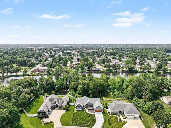 1107 Trossicks TRL, Mishawaka, IN 46545