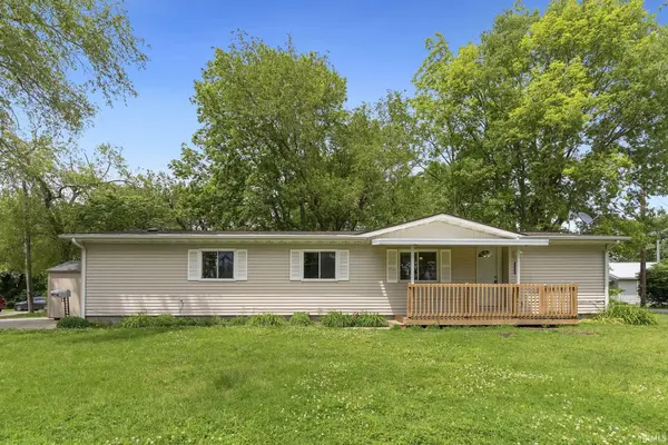 1047 E Smith ST, Warsaw, IN 46580-4612
