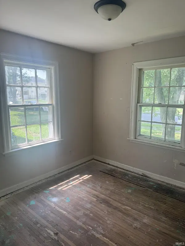4125 Warsaw ST, Fort Wayne, IN 46806