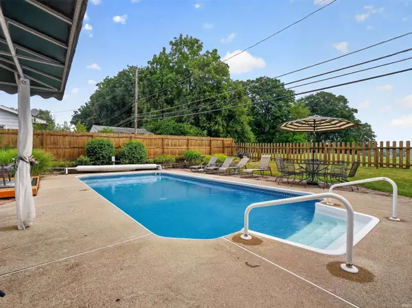 6016 Beaumont DR, Fort Wayne, IN 46825-4502