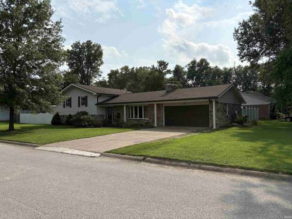 9844 Powers DR, Newburgh, IN 47630