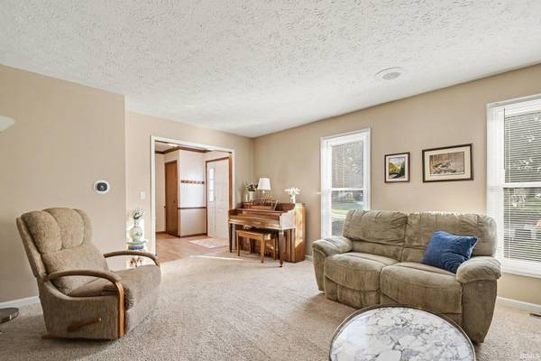 2717 Belknap LN, Mishawaka, IN 46544-6778