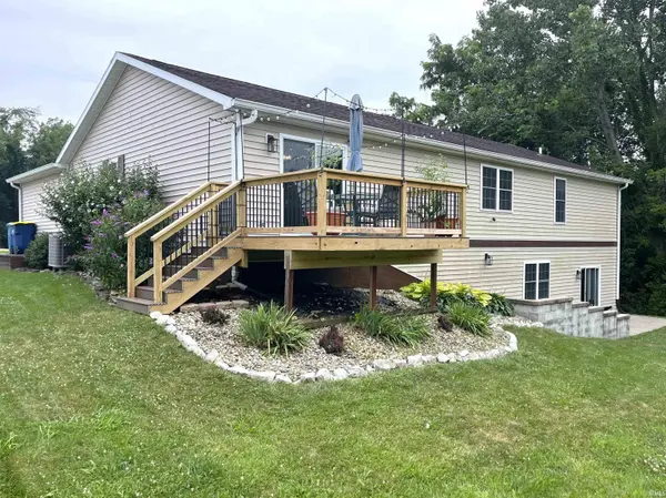 1041 Shadowlawn AVE, Greencastle, IN 46135-1427