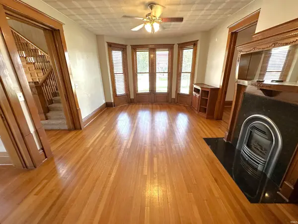 400 S PRAIRIE ST, Brookston, IN 47923