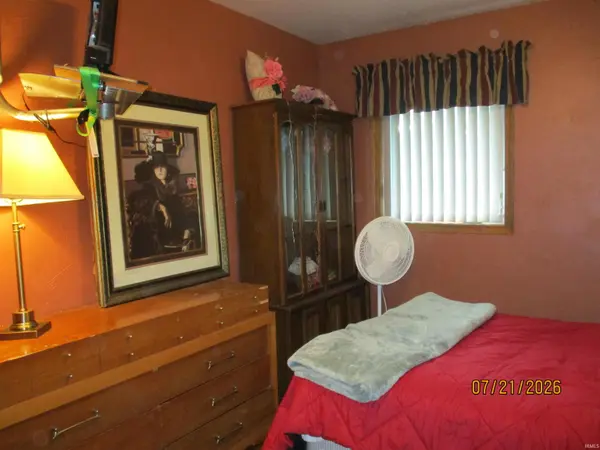 196 Home AVE, Elkhart, IN 46516-4658