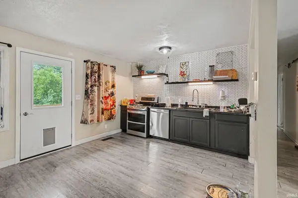 3121 Peddlers Village RD, Goshen, IN 46526