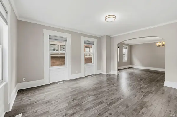 305 W 7Th ST, Auburn, IN 46706-1618