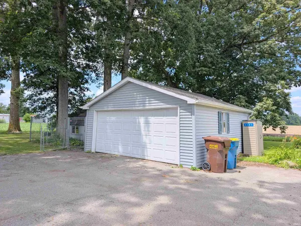 1105 W Lancaster ST, Bluffton, IN 46714
