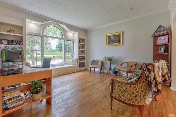 7555 Youngs CT, Newburgh, IN 47630-8303