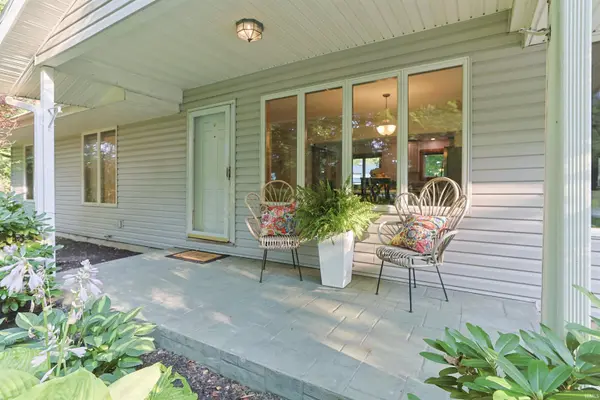 10272 Douglas RD, Osceola, IN 46561-9408