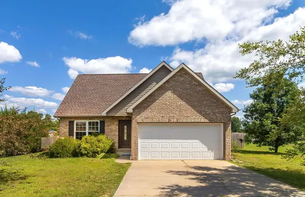 9770 W Winyard PL, Owensville, IN 47665