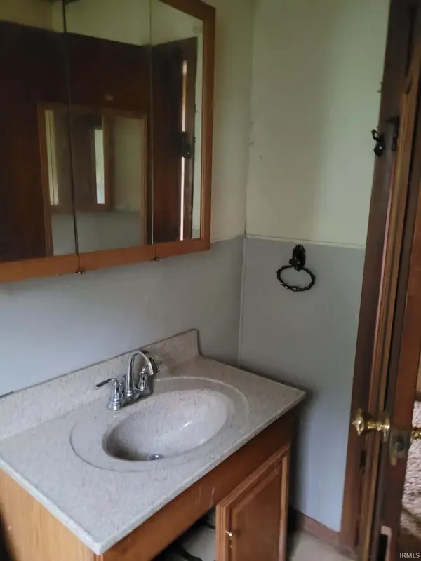 319 W 10Th ST, Muncie, IN 47302-3277