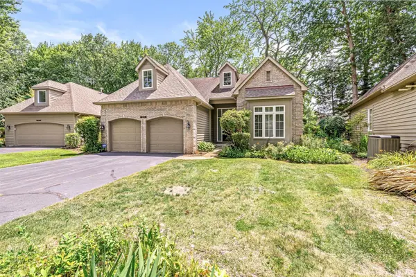 1623 Rockwood LN, Mishawaka, IN 46545