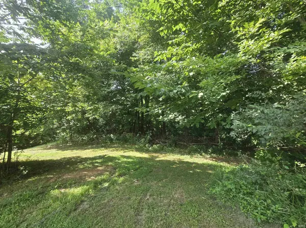 10621 Sassafrass RD, Tell City, IN 47586