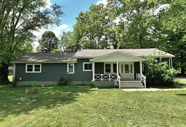 1501 Fox Run DR, Washington, IN 47501
