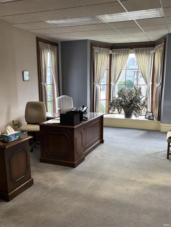 400 W Jackson ST, Muncie, IN 47305