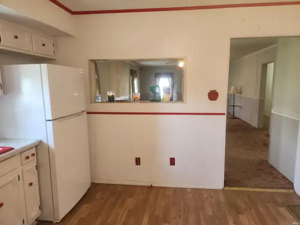909 W Walnut ST, Washington, IN 47501