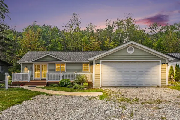 11397 NE Wawasee DR, Syracuse, IN 46567