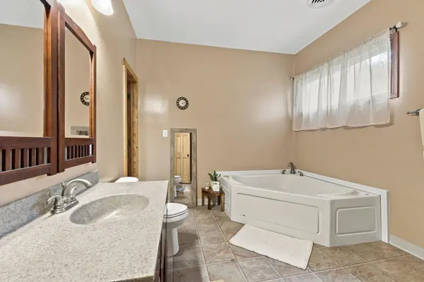 50818 Cornwall RD, Bristol, IN 46507-9768