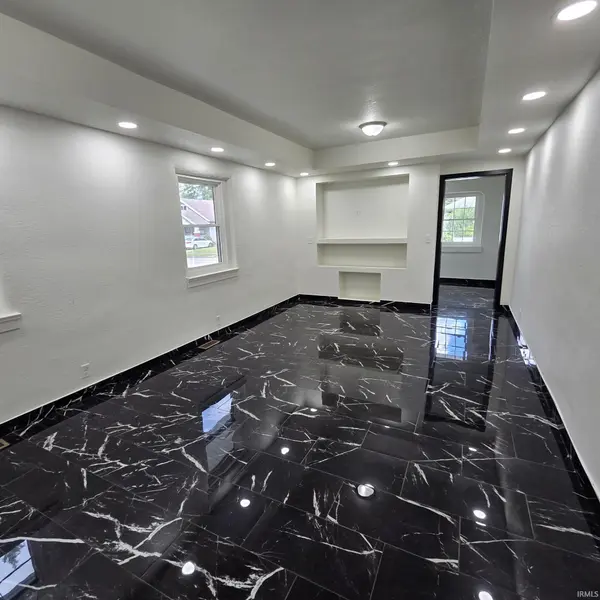 3106 Monroe ST, Fort Wayne, IN 46806