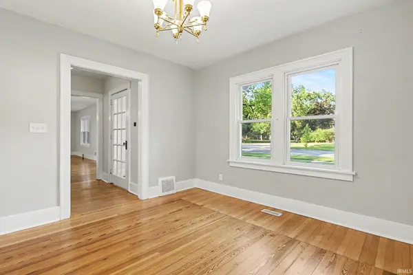 1744 Kessler BLVD, South Bend, IN 46616-1902