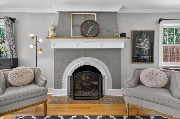 1727 Sunnymede AVE, South Bend, IN 46615-1329