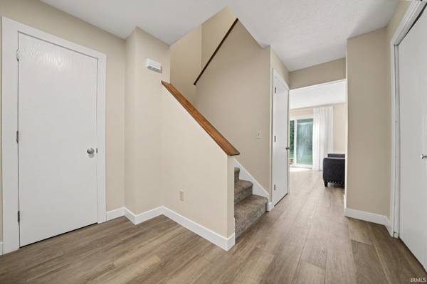 1011 Wheatstone DR, Mishawaka, IN 46544-6760