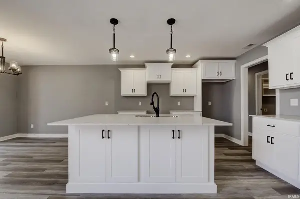 3424 Cantabria CV, Auburn, IN 46706