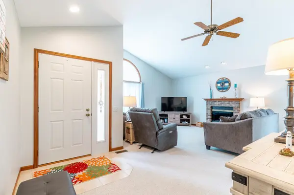 203 Deborah DR, Fremont, IN 46737-8001