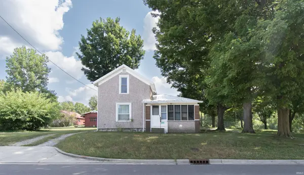 1604 Dowling ST, Kendallville, IN 46755