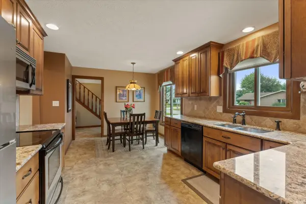 59214 Park Shore DR, Elkhart, IN 46517