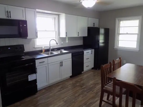 8355 Oak Grove RD, Newburgh, IN 47630