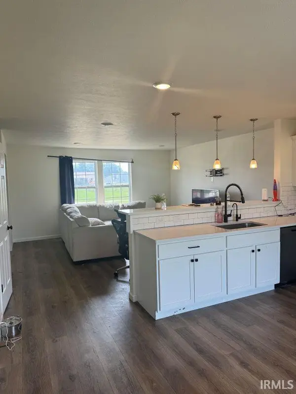 50705 Deer Crossing TRL, Elkhart, IN 46514-7737