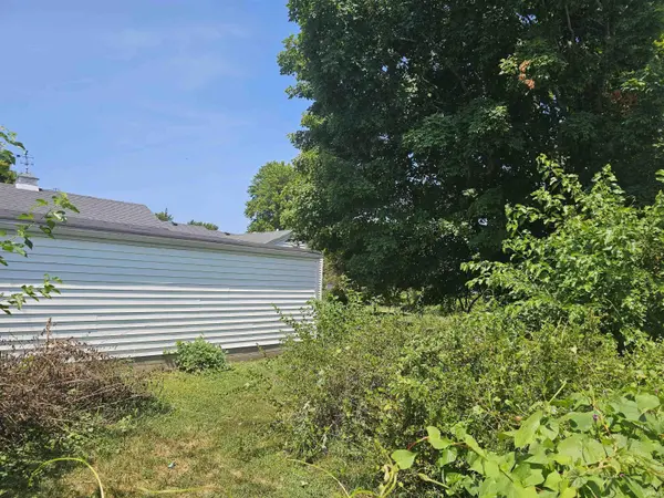 106 E Beckley ST, Royal Center, IN 46978